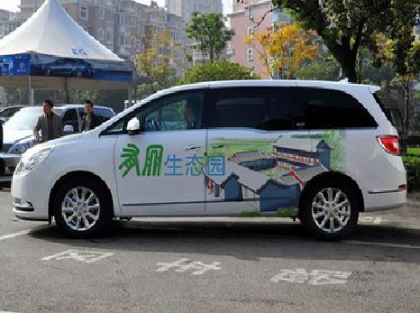 新野户外车贴喷绘如何保持效果?